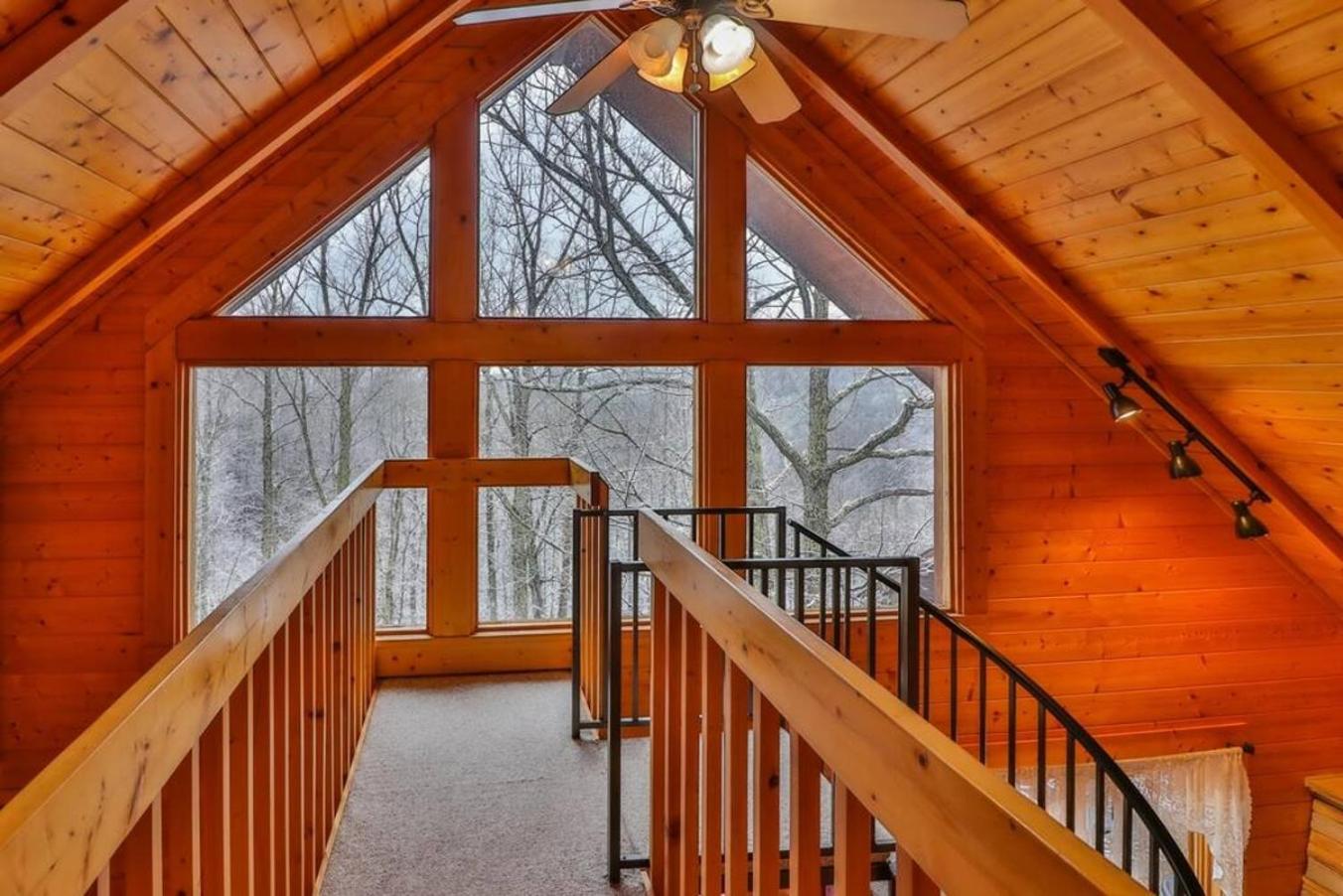 Romantic, Honeymoon Cabin In The Smokies! Gatlinburg Εξωτερικό φωτογραφία